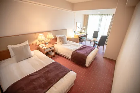 HOTEL CRYSTAL PALACE