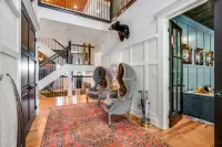 Mountain Mansion 7BR, 10Ksf, Views, Pool, Sport Court, Gym, Sauna, Petting Zoo