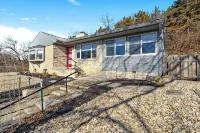 PRIDE ROCK Luxury Retreat