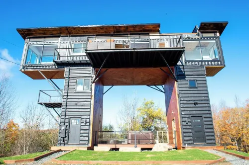 Amazing 34 foot high shipping container home in Whitingham on Sadawga Lake Hotels in Whitingham
