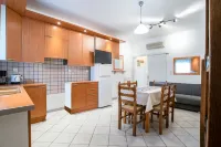 Two-Bedroom Apartment (6-7 Adults) First Floor