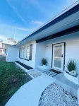 Cozy 2-bedroom house in amazing Clearwater 10 min from the beach with AC, WiFi