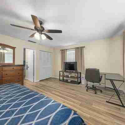 Clean & Spacious! Near Mlb Airport, Fit, Hrmc, Melbourne Downtown & Beaches! 1 Rooms