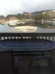 Main channel view! Close to attractions!