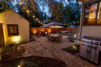 Stunning Vintage Victorian-Era Cottage - Walk to train/river/park/downtown.