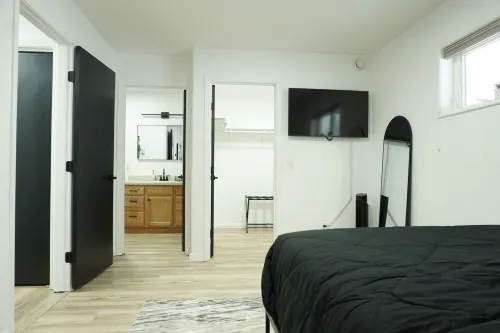 Escape to Serenity: Cozy Alaskan Retreat with Private Indoor Sauna