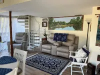 Gorgeous getaway tucked in Eco Village of Sawgrass Landing in Crystal River, Fl.