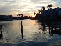 1.3 Miles to Beach & Conveniently Located to  Fishing,Restaurants & Shopping!