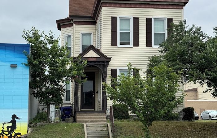 Monument House, Near Spooky Nook , Heart of Hamilton,Oh private parking , Slps 8