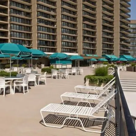 Oceanfront Sea Colony Spacious Condo with Great Ocean Views!