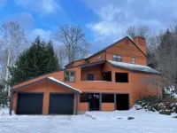 Snowberry Hill, 5 bedroom, Private Luxury Ski Home on Killington Mtn, sleeps 12