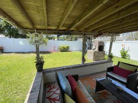 Cozy Ormond Bungalow Отели в г. Ормонд-Бай-Те-Си