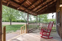 Cozy Cabin Near Nashville, TN ~ Surrounded By Beautiful Farmland