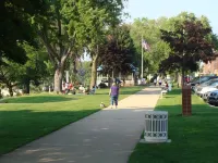 Downtown townhouse 3.5 blocks to the beach! Hotels in Saint Joseph