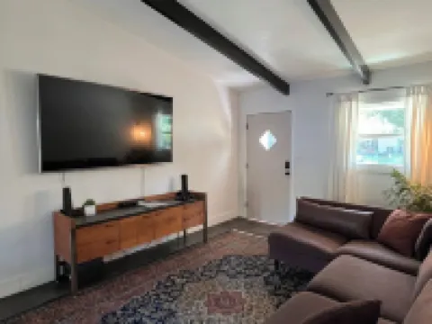 4 bed, 2 bath home conveniently located in NE Gainesville