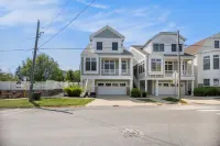Beautiful North Beach Home! Private Pool! Outdoor Recreation Area! 12 Guests!