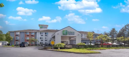Holiday Inn Express Portland East - Troutdale Отели в г. Камас