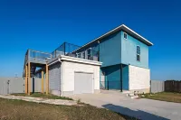 Cozy & spacious 4-bedroom house in Del Valle.  Minutes to COTA, Tesla, & I45