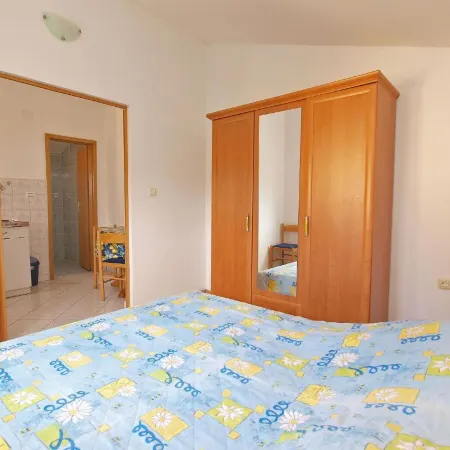 Cozy apartment in Peroj