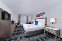 Holiday Inn Express & Suites San Diego - Mission Valley