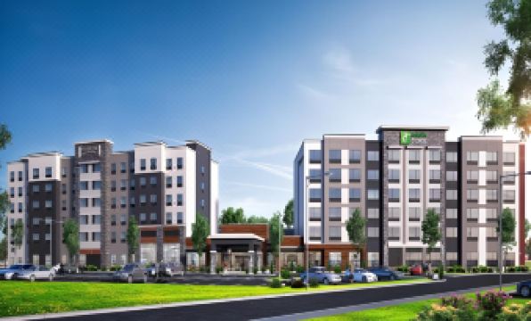 5. 홀리데이 인 익..