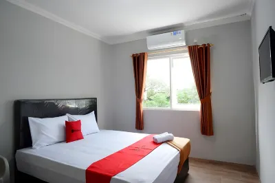 RedDoorz @ City Park Medoho Semarang Hotel di Pedurungan