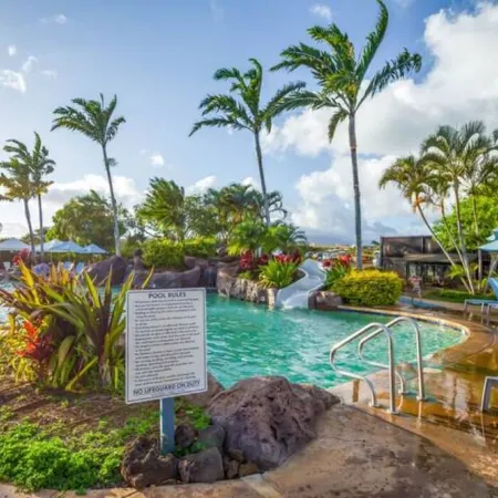 BRAND NEW AC | Ground Floor 1 Bdrm | Peekaboo Ocean View | Pool | 5 Min to Beach
