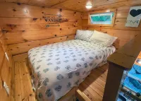 Discover Serenity at TinyFox Cabin: Your Perfect Getaway Surrounded by Nature