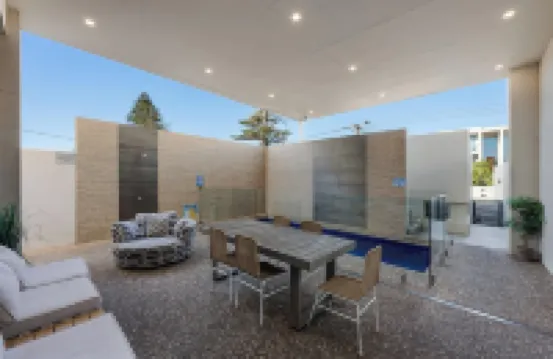 Henley Beachfront Luxury Home With Private Pool, Spa And Sauna!