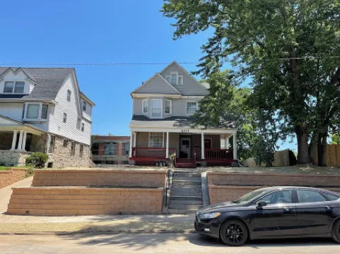 Charming 3-bedroom 2 bath house in Kansas City’s best location by plaza/downtown