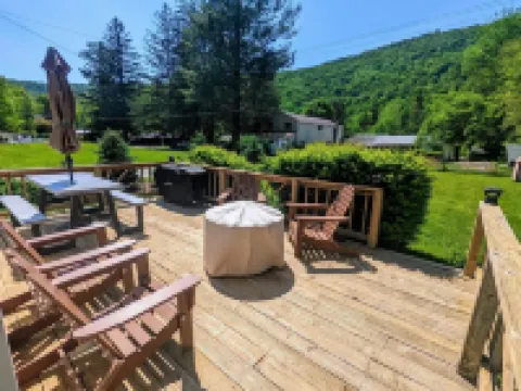 Your Sunny Bungalow Awaits!