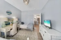 The Blue Pearl 3BR, 2BA in Seagrove, GOLF CART Included, 4 bikes—NO PETS