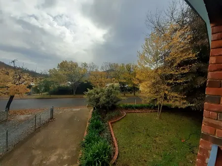 Lampe House - A cosy, pet friendly cottage at Talbingo, Snowy Mountains NSW Отели в г. Тьюмут