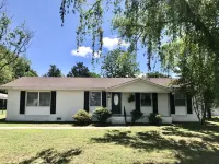 Cozy home near Lake Guntersville, w/ boat parking