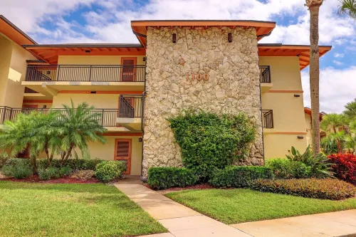 LOCATION,  LOCATION  in Ocean Village Resort.Ground floor,great location