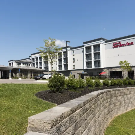 Hilton Garden Inn Grand Rapids East Отели рядом с достопримечательностью «Колледж "Аквинас"»