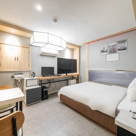 Bucheon DonquiHotel Отели рядом с достопримечательностью «Стадион «Пучхон»»