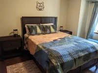 Convenient Locale in the Heart of Divide w/ Magnificent Views, multi decks, BBQ Hotels in Divide