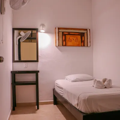 Hostal Gayser Hotels near فالادوليد
