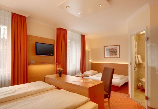 호텔 크리엠힐드 암 히르슈가르텐