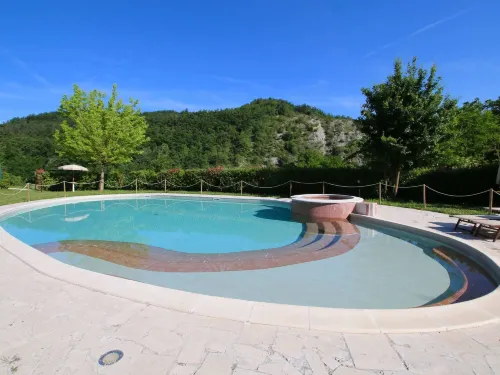 Mansion in Apecchio Near Lake and Pool
