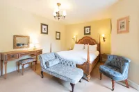 Corinium Hotel & Restaurant Hotels near Arlington Row
