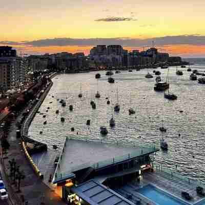 Spinola Bay Apt - Beatiful 3-Double Bed Apt Near Beach in Prime Location Others