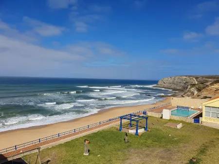 Hotel Apartamento Praia Azul Отели рядом с достопримечательностью «Torre de Santa Cruz»