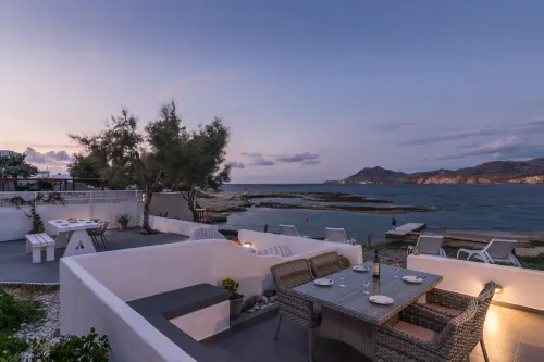 Venia's Guesthouse - Beach