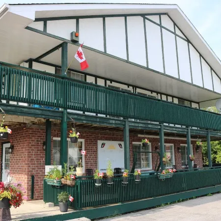 Fenelon Inn