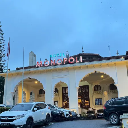 Monopoli Hotel Bukittinggi