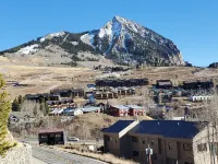 Great mountain views & convenient location in Mt. Crested Butte!