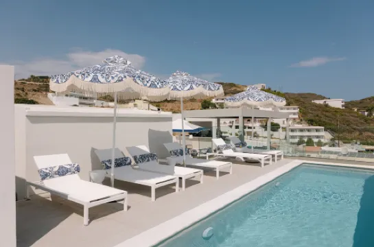 Golden Luxury Suites