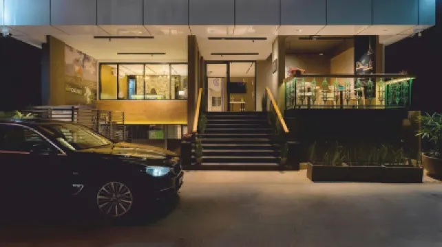 Click Hotel Biz, Bangalore Hôtels à : 